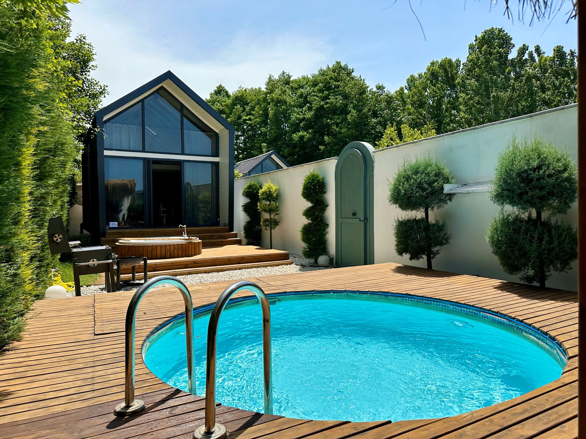 Şömineli Bungalovlarda Romantik Kış Akşamları